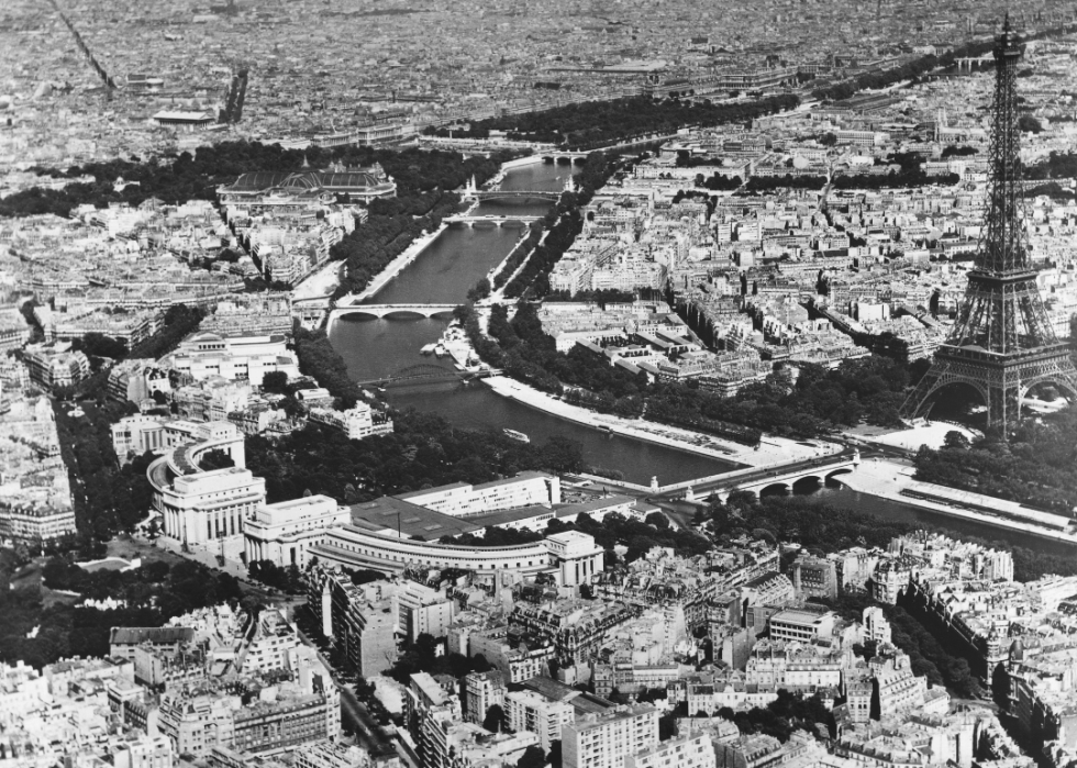 Vedere aeriana a Parisului.