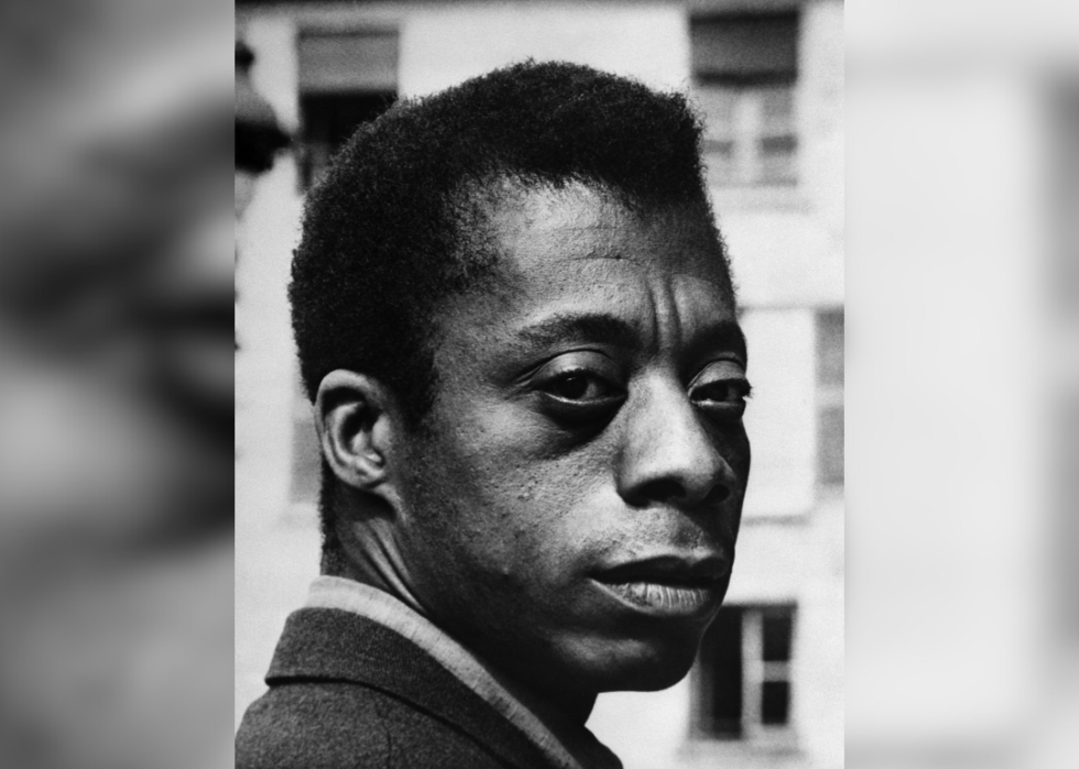 Portretul lui James Baldwin.