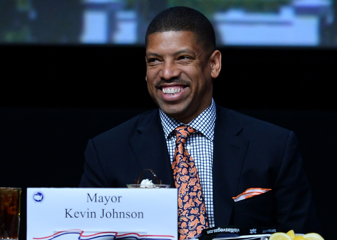 Primarul din Sacramento, Kevin Johnson, zambeste la cea de-a 81-a Conferinta anuala a primarilor din SUA.